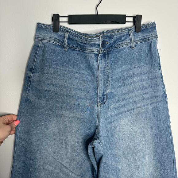 Oat New York Women's Light Wash High Rise‎ Raw Hem Wide Leg Jeans Size 12/31 - Picture 3 of 8
